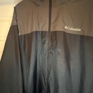 Columbia Men's Black and Gray Windbreaker